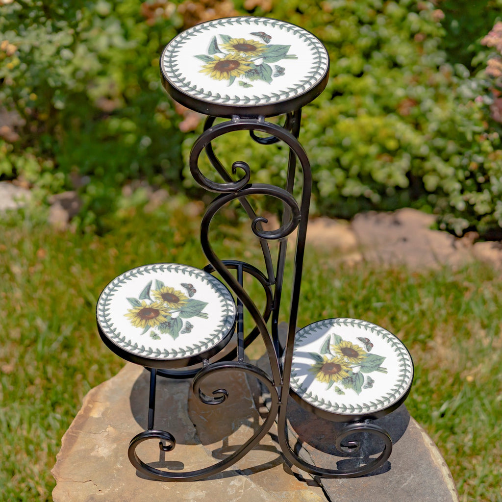 mosaic tiled plant stand        
        <figure class=